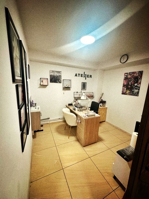 Chirie salon - Căutăm colege pt frizerie,manichiura , extensii de gene