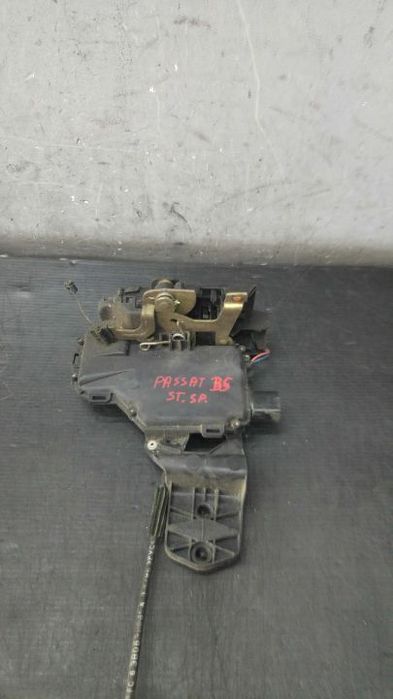 Broasca usa stanga spate vw passat b5 3b2
