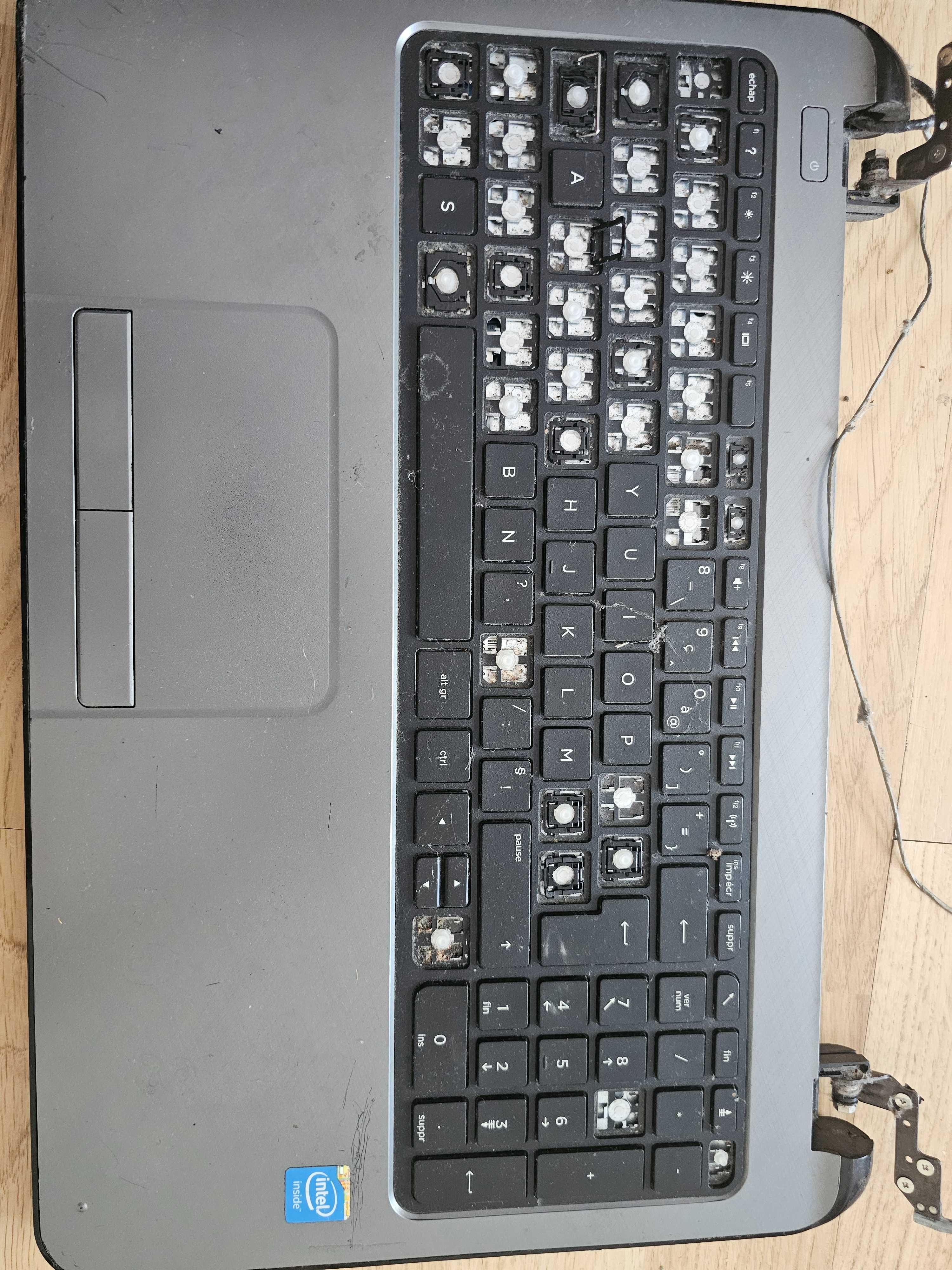 Лаптоп HP на части