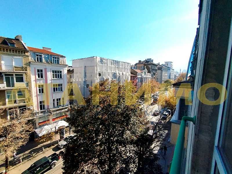 Продава се Тристаен апартамент в София, Център - 82 кв.м за 3537 €/кв.м - Снимка #15