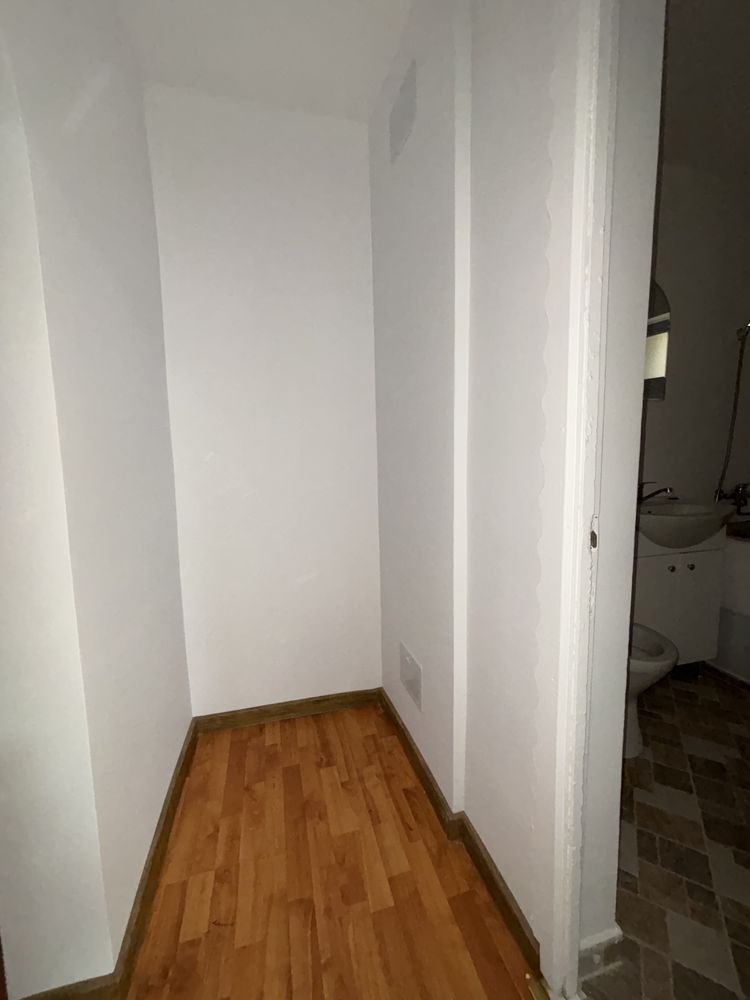 Apatrament cu 2 camere, nemobilat