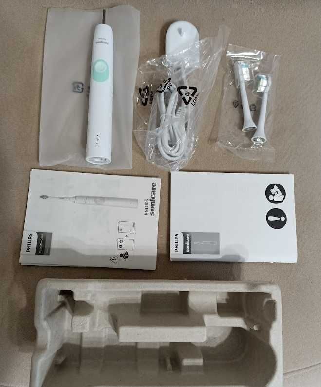 Philips Sonicare HX6807 - чисто нова електрическа четка за зъби