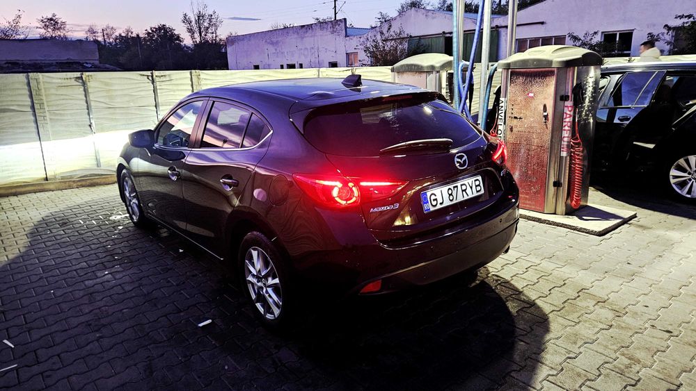 Mazda 3 hatchbach