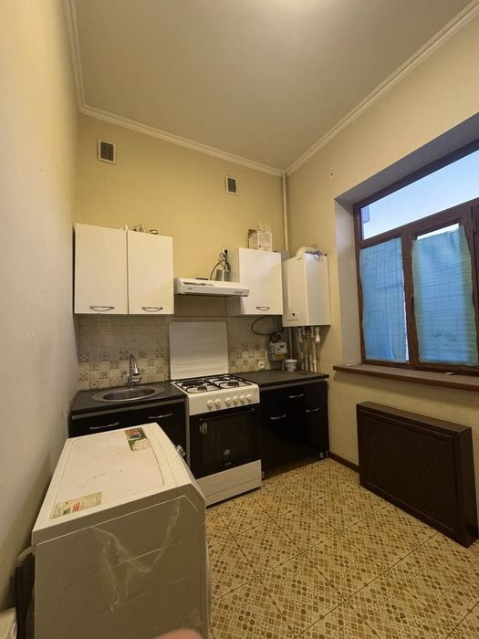 5 mik Somiy tomonda 2 xonalik uy sotiladi