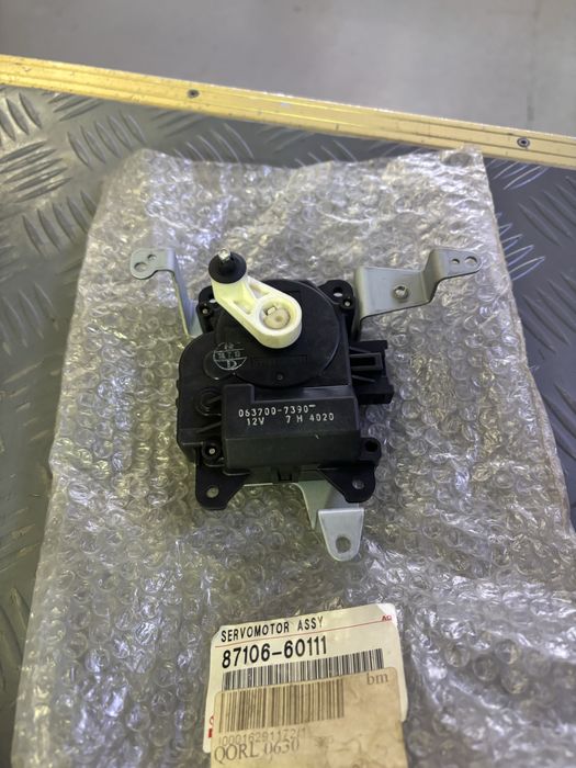 Блок управления климат контролем ланд крузер 100