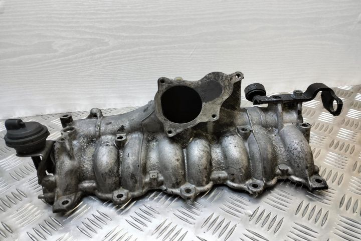 Galerie admisie  cu clapete 2.0 tdi 03g129713h Audi A4 B7