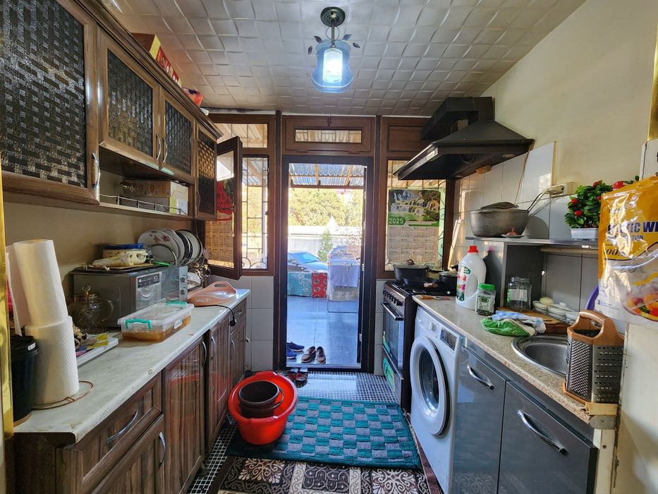 2 xonali kvartira sotiladi