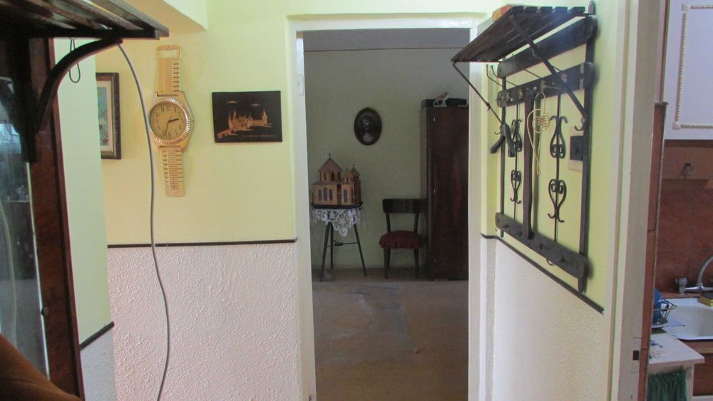 apartament 3 camere decomandat etaj 2  M. EMINESCU  CĂLAN
