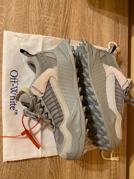 Off white odsy 1000 grey