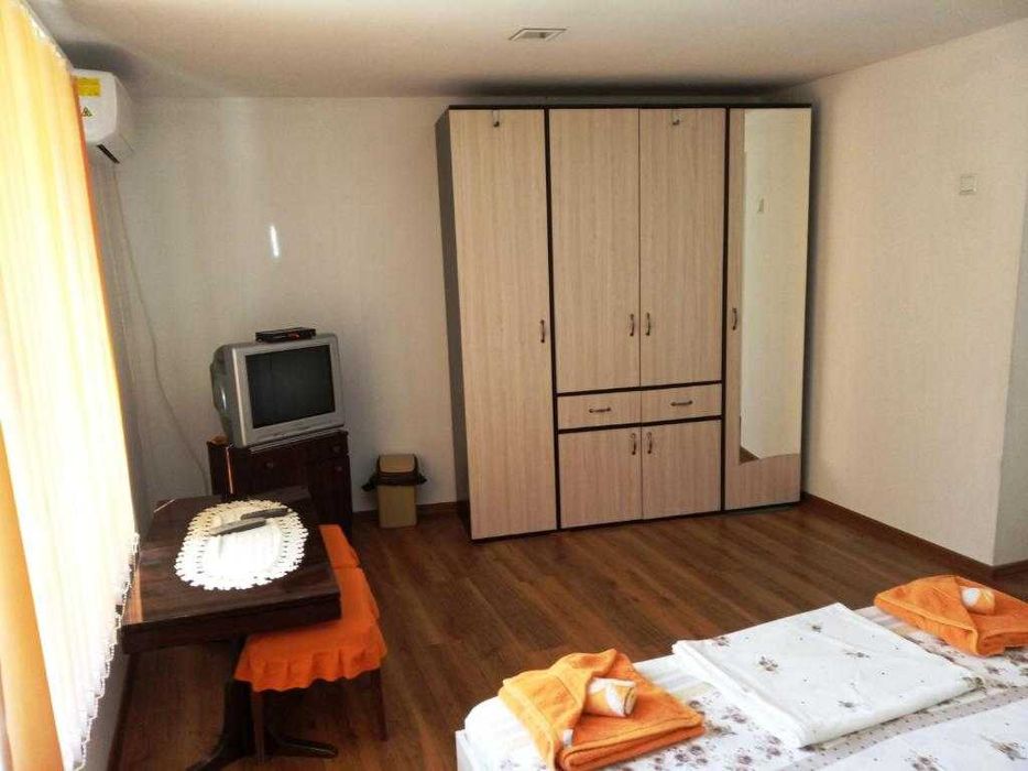 Вила САМО за Коледа, Крушунски водопади