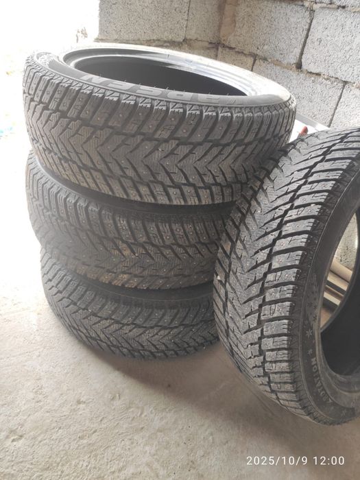 Зимние шины 215/55R17 шипы и 215/60R16 комплект лепучка