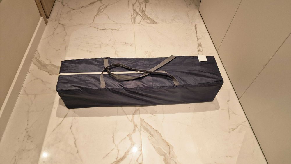 Детска кошара с матраче, подходяща за спане и игра