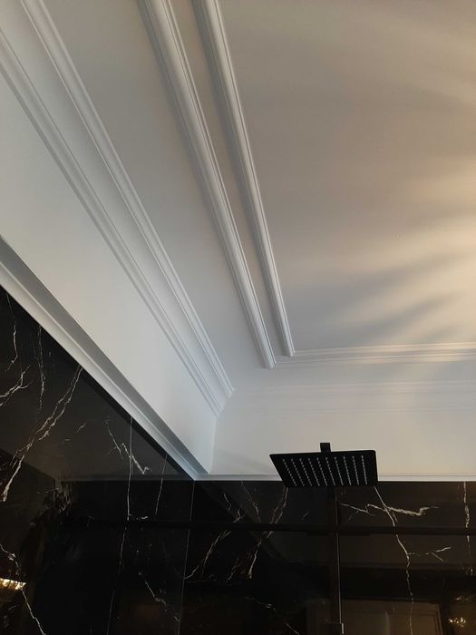 Cornise, chenare decorative, riflaje, plinte, ancadramente, montaj