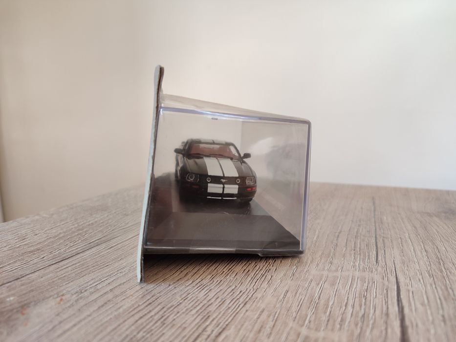 Ford Mustang GT 2006 Model Macheta Auto 1/43