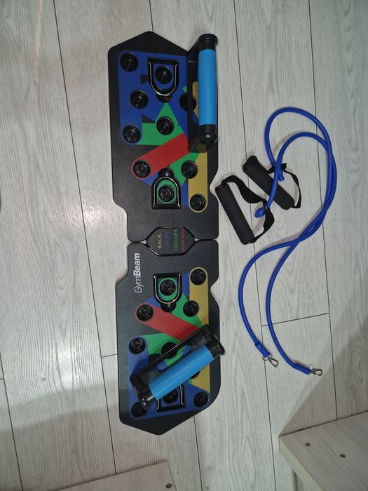 Vand placa pentru flotari de la GymBeam + 28 shoturi de Fury 80 ml