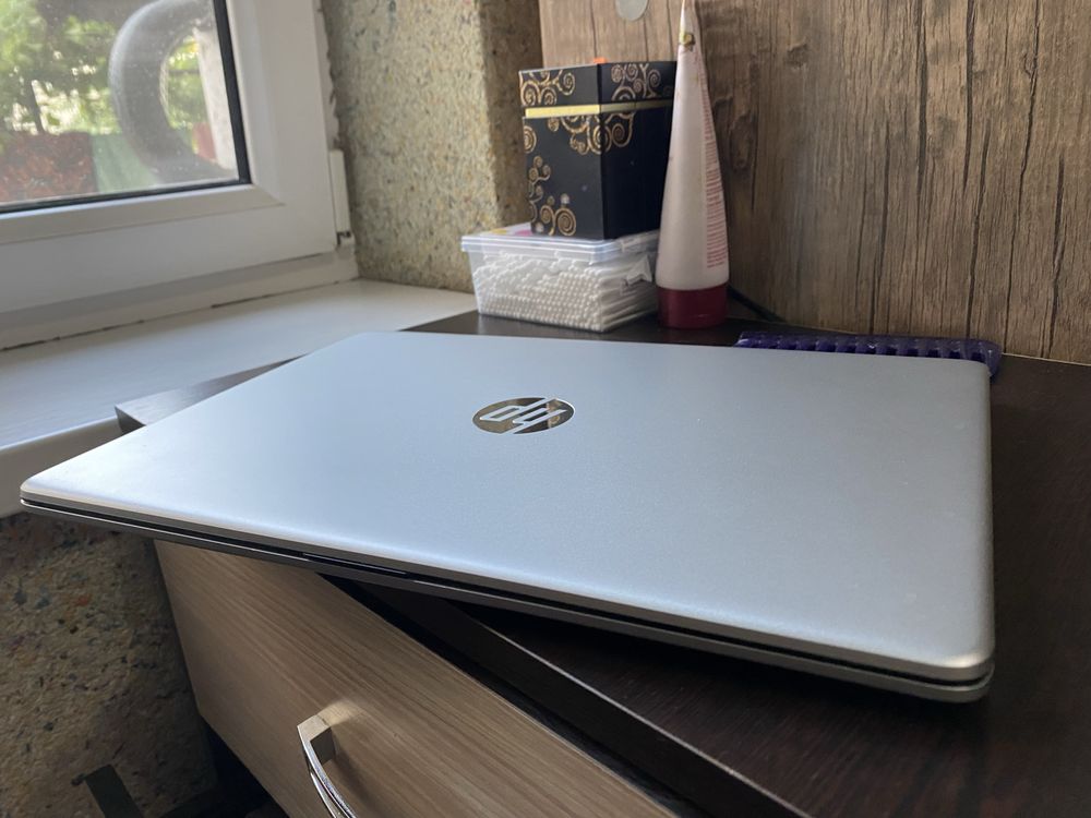 Laptop HP 15s-fq0008nia Intel N4120 / 4GB DDR4 / 256GB SSD / 15.6" HD