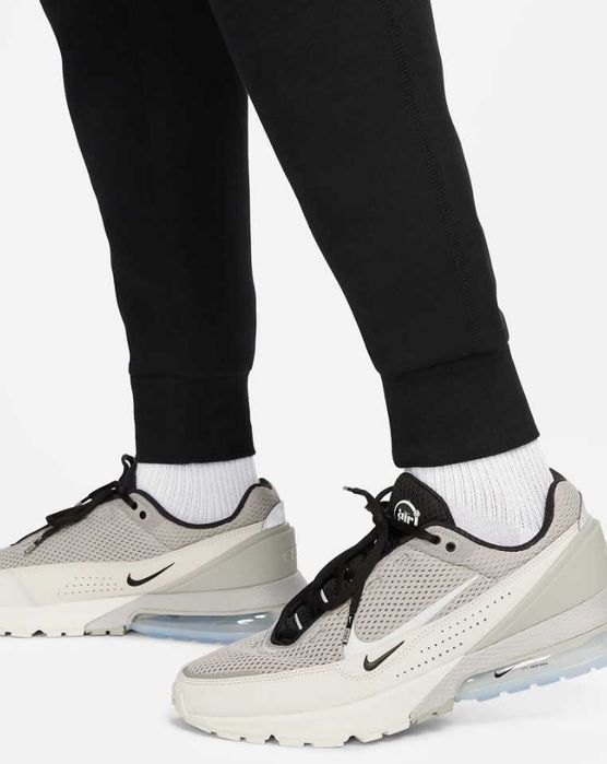 Оригинално долнище на Nike Tech! XXL