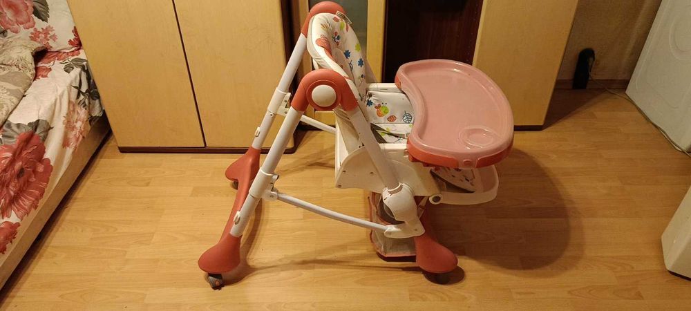 разтегателно столче с масичка за бебе