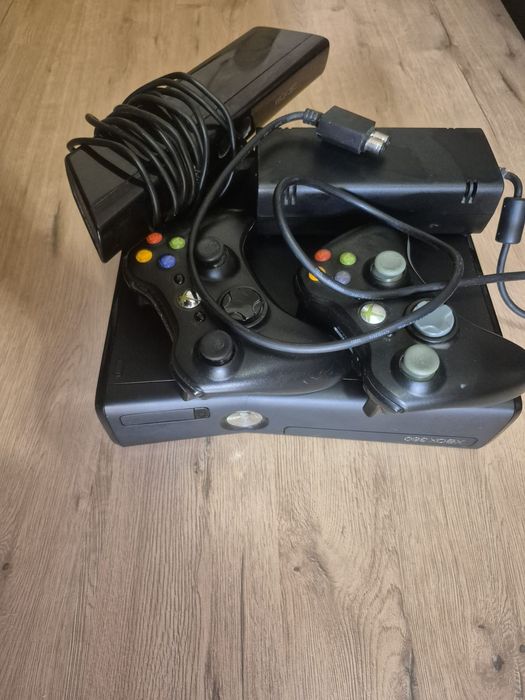 Vând Xbox 360+kinect