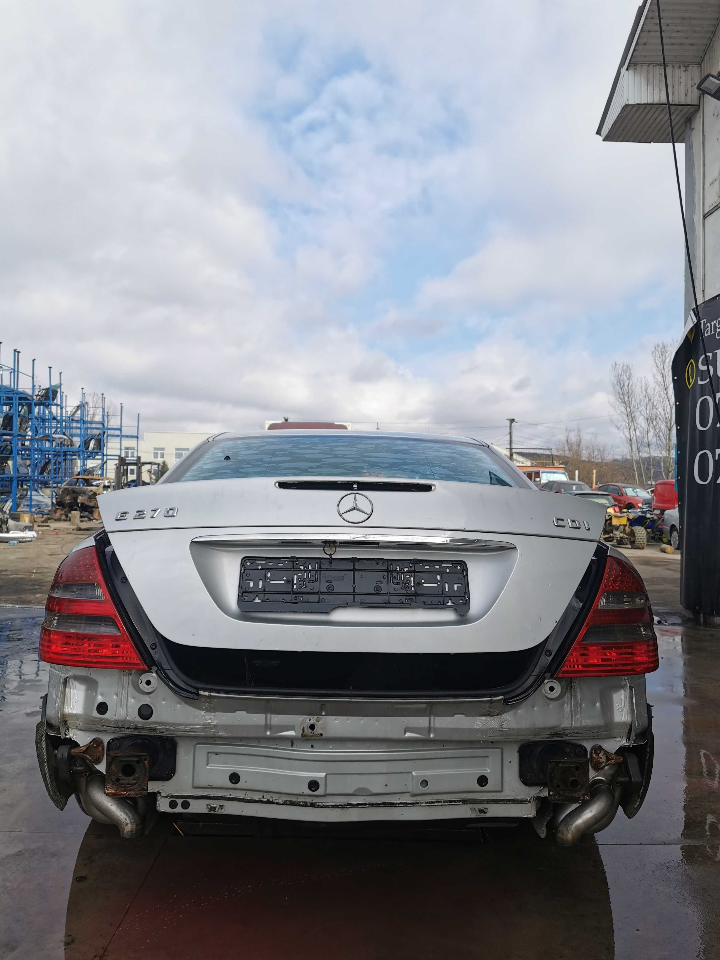 Dezmembrez mercedes e class w211 e270 cdi avangard/bara fata w211/far/