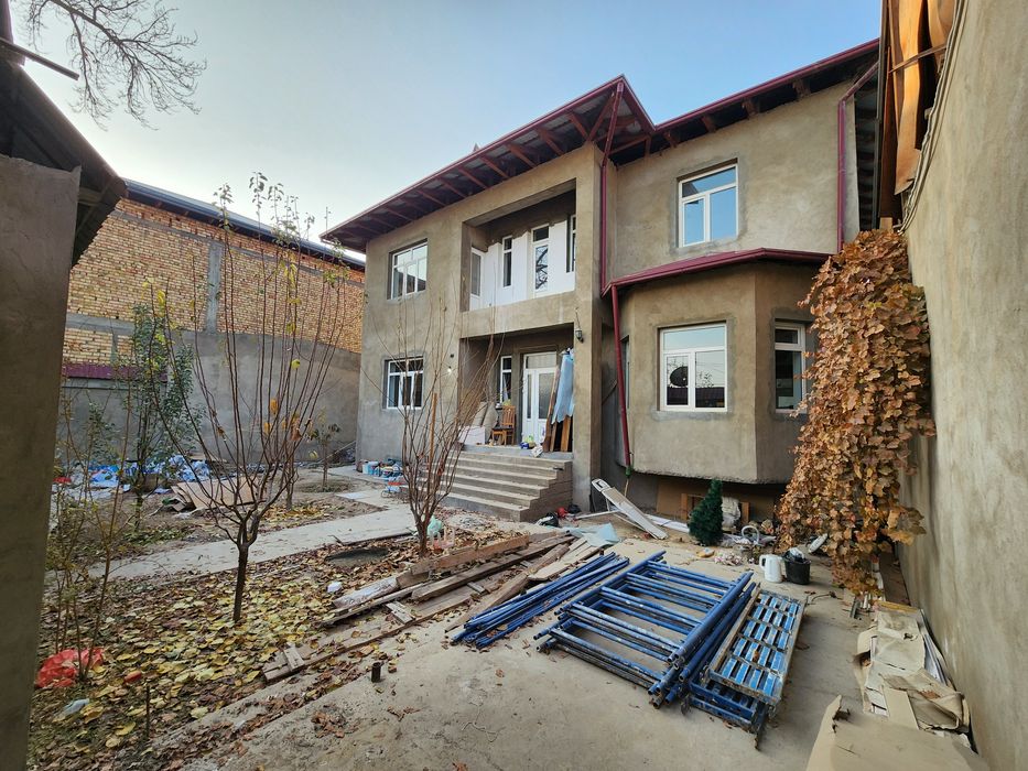 2 этаж и подвал уй сотилади