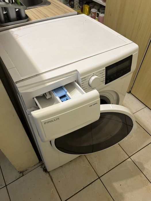 Развалена пералня за скрап