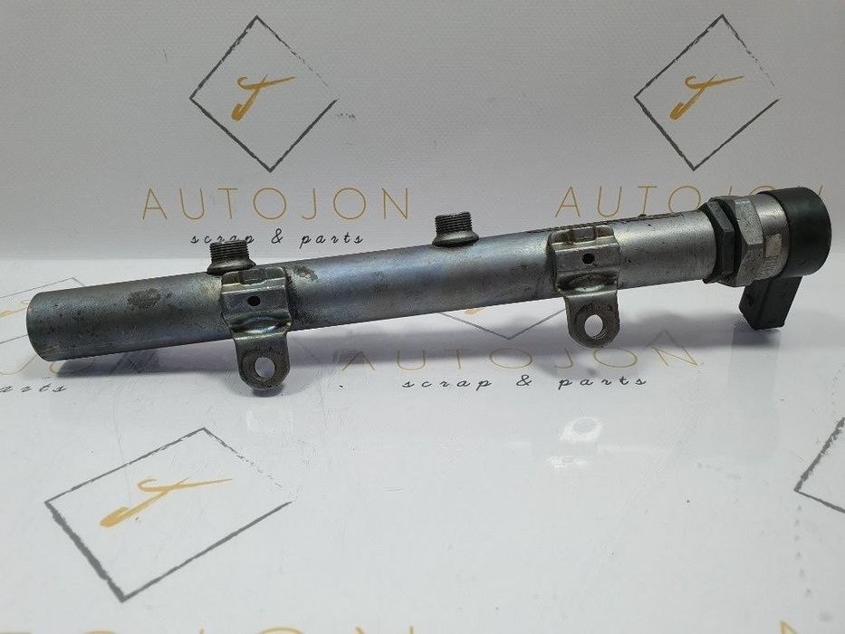 Rampa injectoare cu senzor presiune AUDI Q7 4LB 2006 - 2016 3.0 TDI quattro BUG 059130090AG , 057130764F