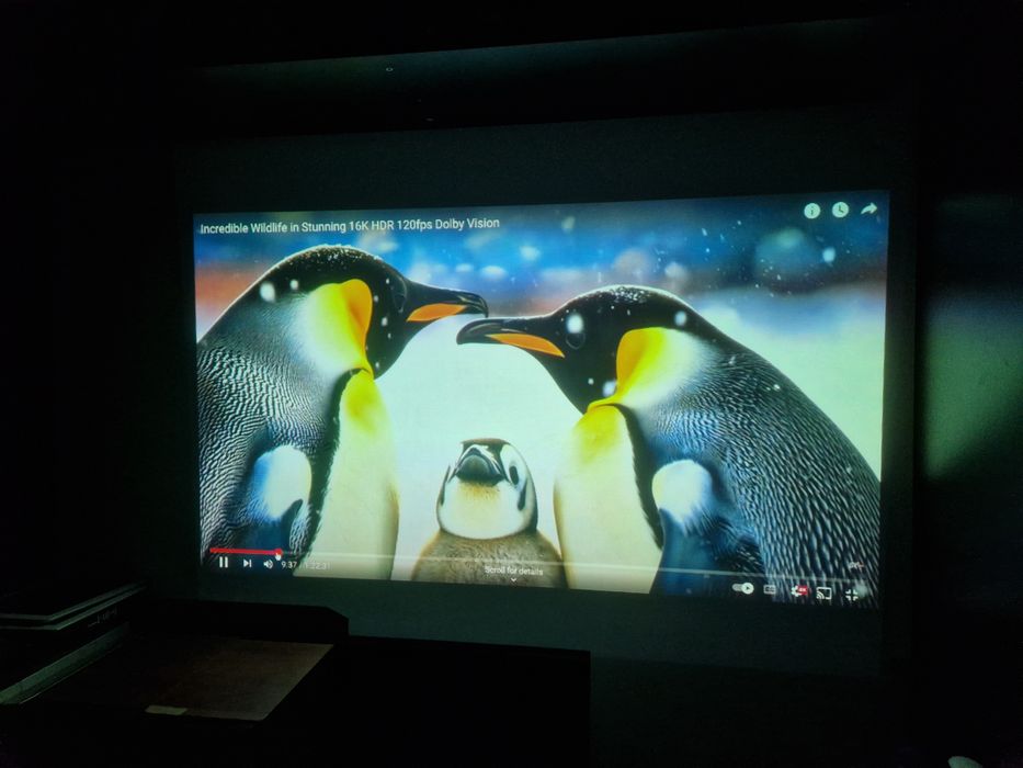 Vand Video Proiector Sony VPL-CS7 Lampa Noua.