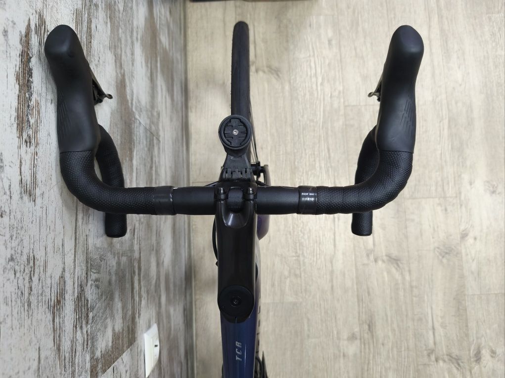 Карбонов шосеен велосипед Giant TCR Pro 0 Disc 105 Di2 Syncros | S