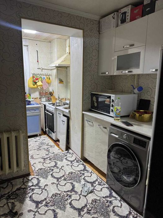 3 xonali kvartira sotiladi