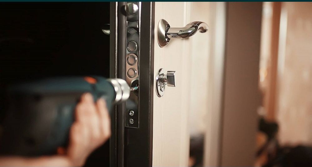 Вскрытие замков ремонт и замена замков, установка замка, открыть дверь