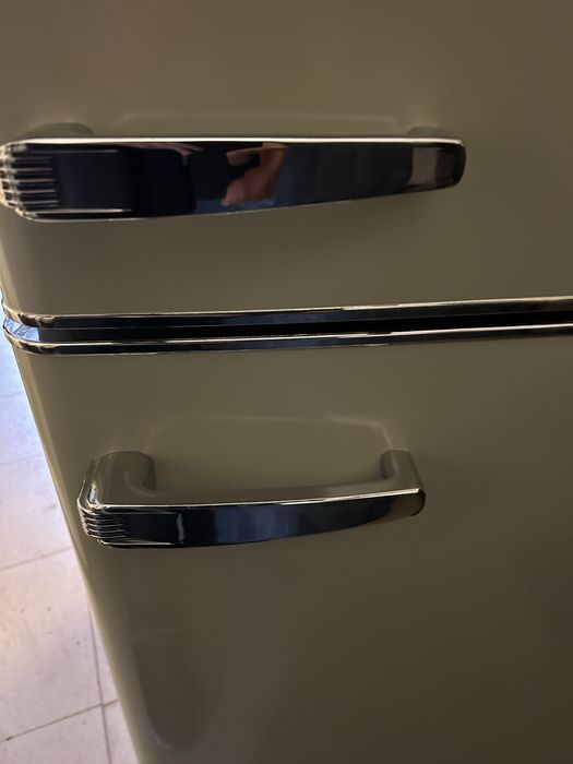 Хладилник с фризер Amica