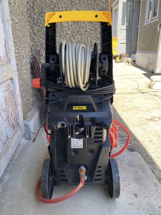 Pompă pentru spălat în stare perfectă de funcționare.