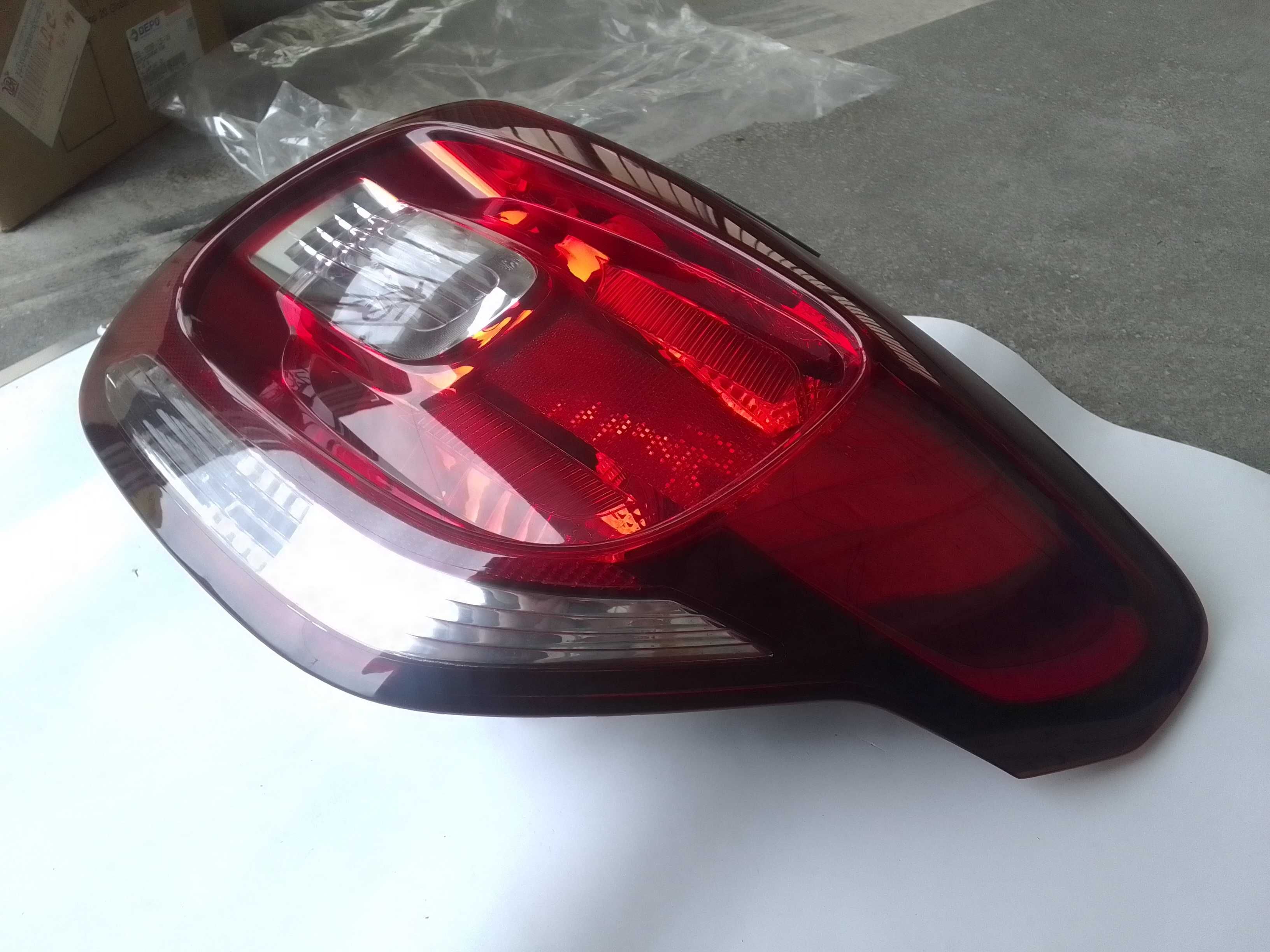 Нов десен стоп за Citroen DS3 / Ситроен ДС3 (2010-2014)(алтернатива)