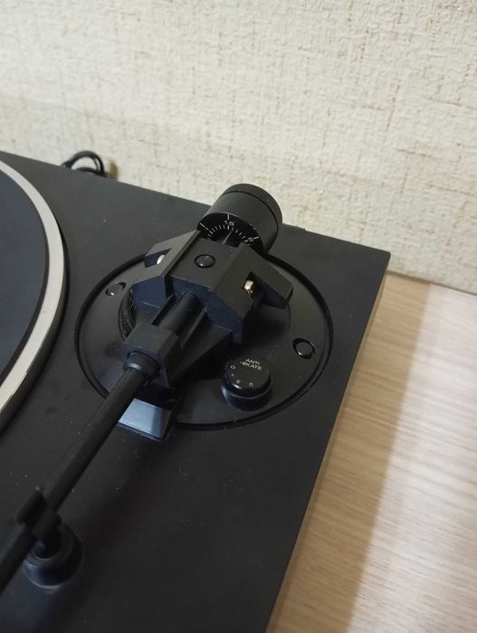 Продам проигрыватель винил дисков PIONEER.