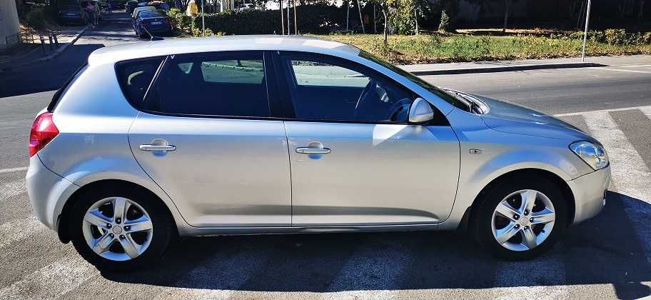 Vand Kia Ceed,argintie,benzina,an 2009, 180.000 km,primul proprietar.