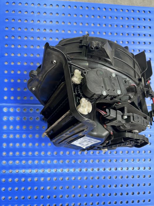 Ventilator habitaclu bmw f10 f11 f01 f07 f06 f12 f13 europa