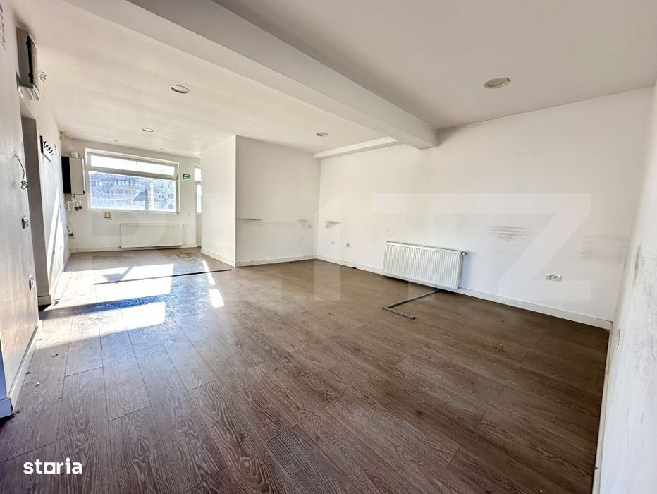 Spatiu comercial de vanzare 66 mp, etajul 2, zona Cetate
