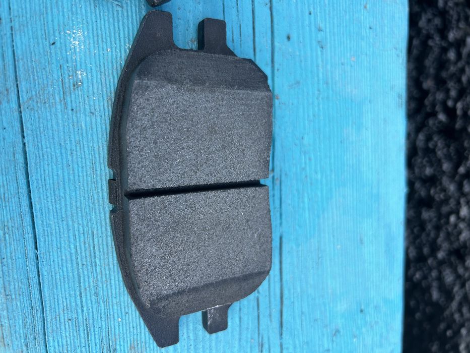 Колодки новые Rx300 машину продал остались передние колодки