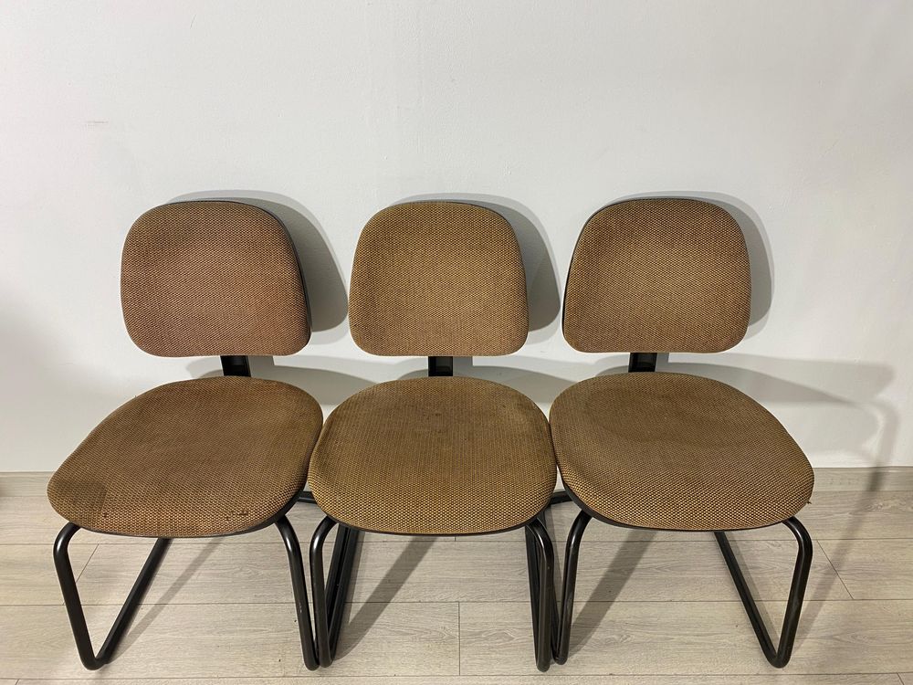 Scaun cu Structură Metalică; Scaun Confortabil și Rezistent
