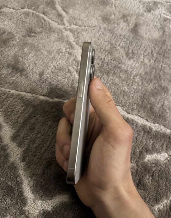 • Vand iPhone 15 Pro 128GB Natural Titanium | Baterie 100% | Neverlock