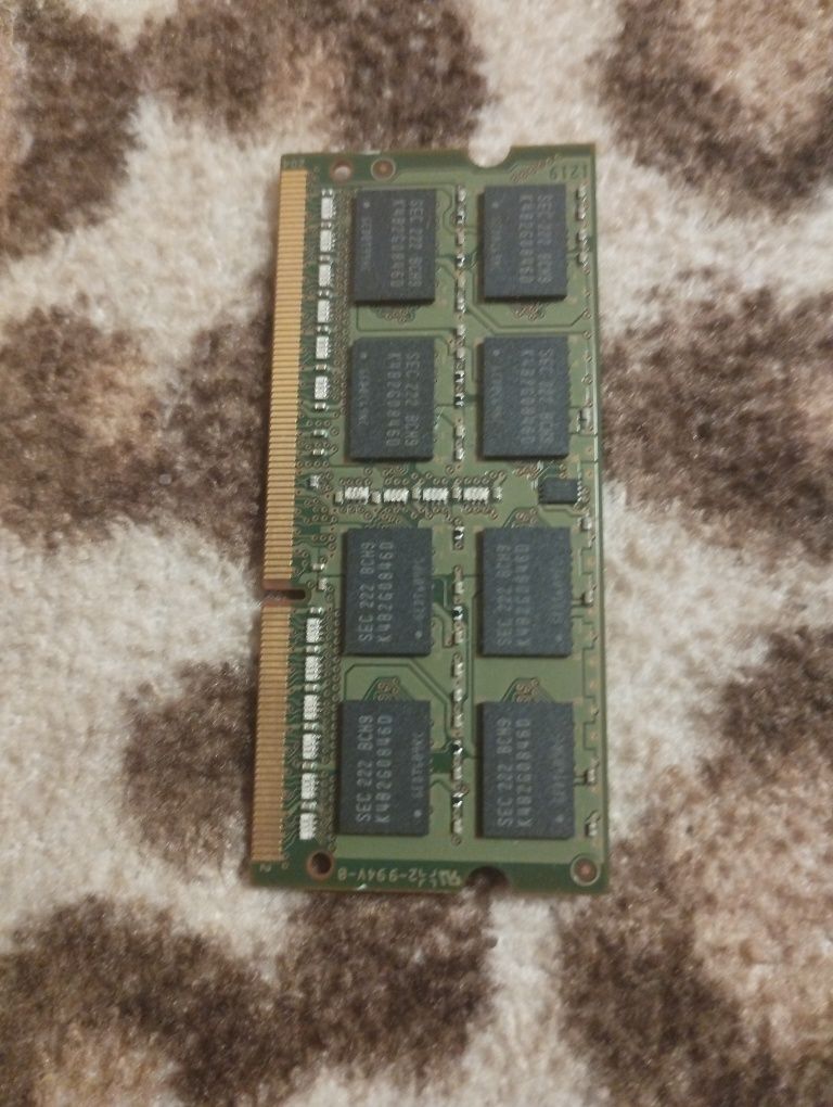 Memorie RAM laptop marca Samsung 4 GB 2R×8