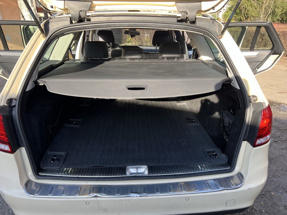 Mercedes E-class 2014 .136 hp diesel