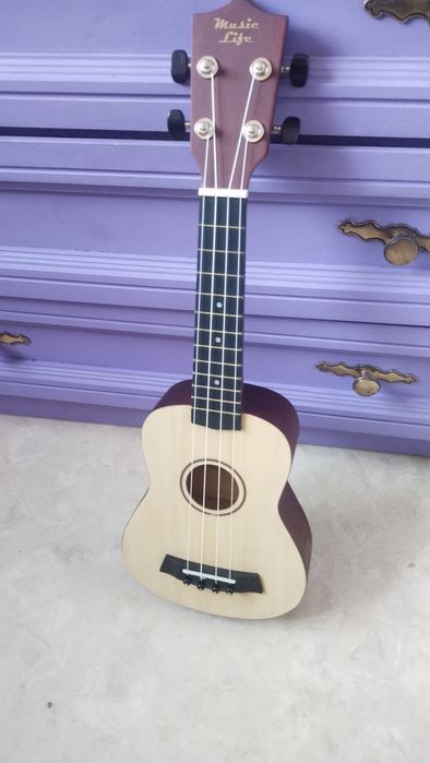 Продам  Укулеле в коробке