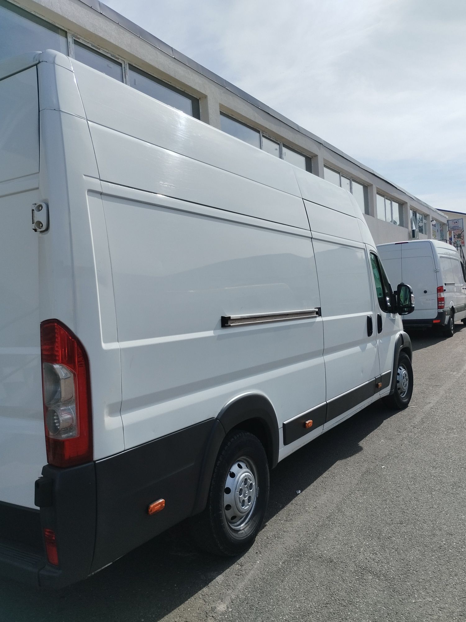 Transport marfa inten și extern
