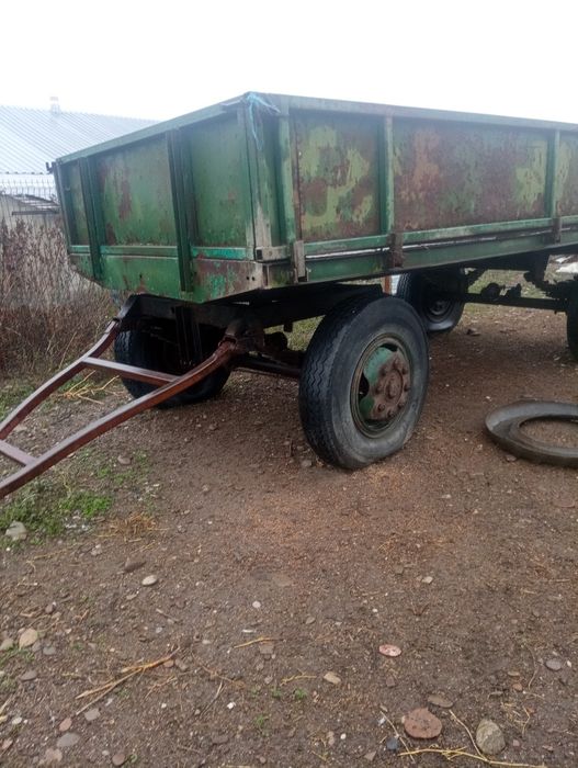 Vând tractor disc și remorca