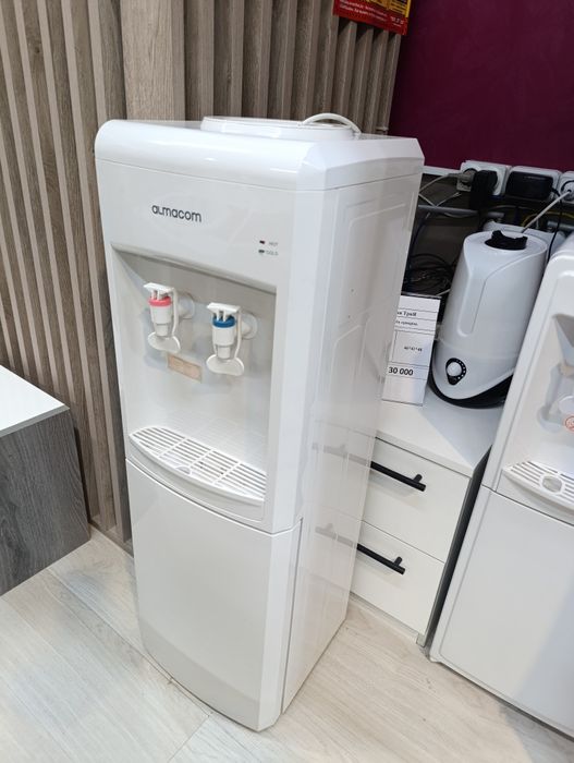 Кулер для воды напольный