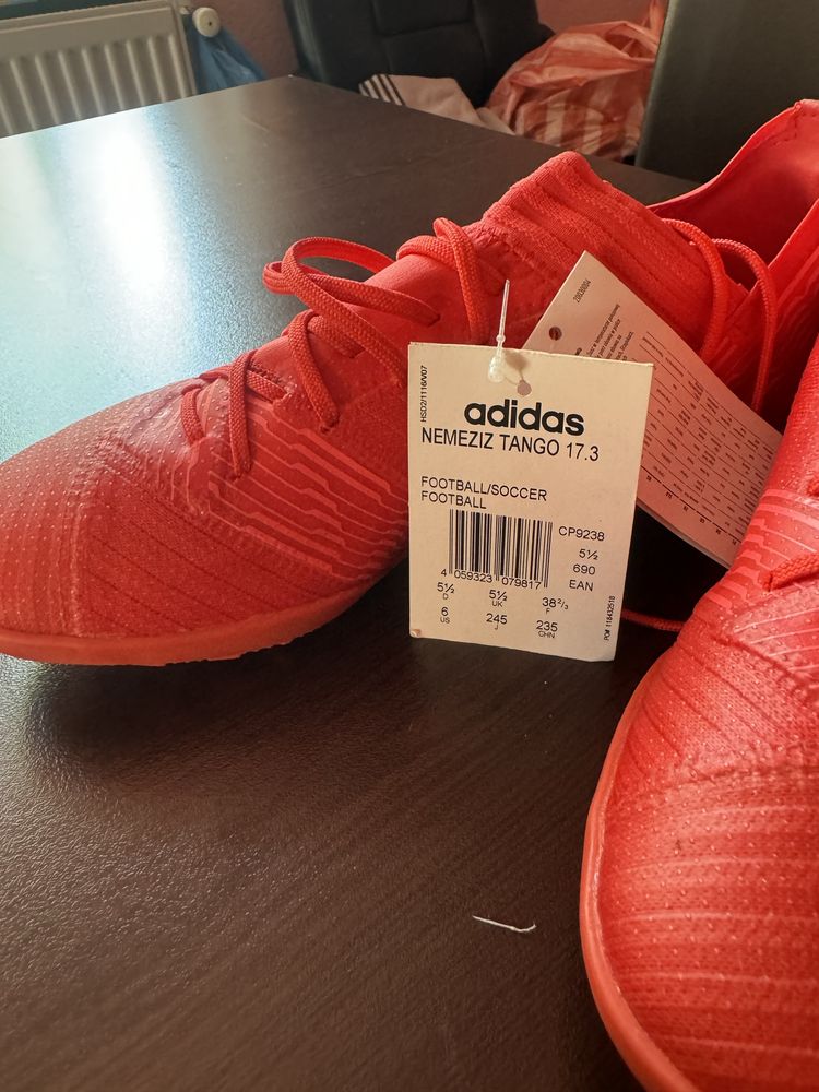 ЧИСТО НОВИ Adidas nimezis 38 и 2/3