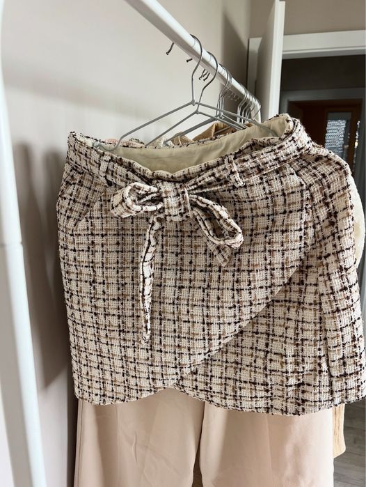 Пола от букле с колан