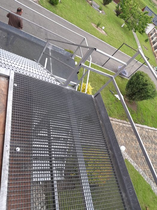 Scara metalica zincata de exterior  6m l